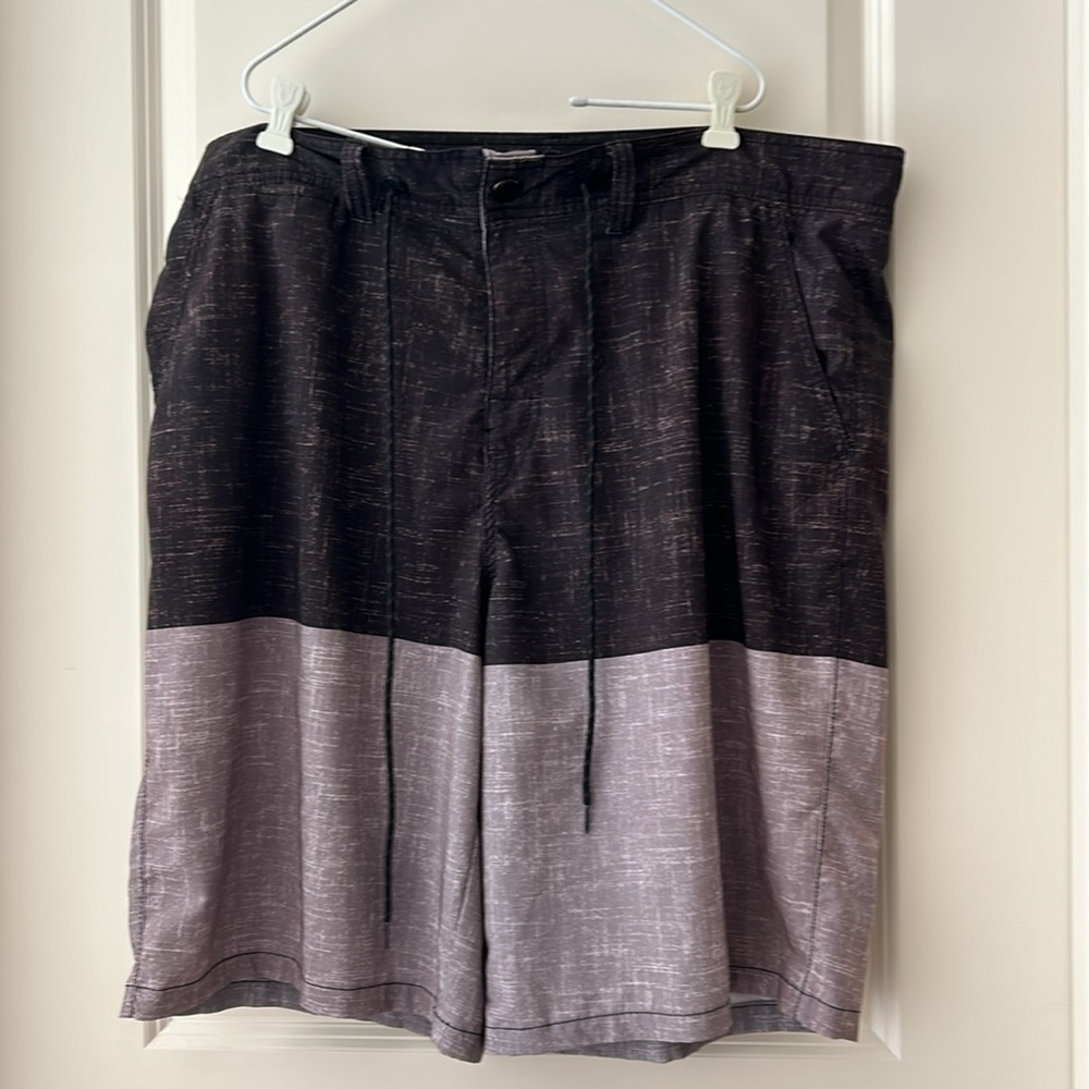Joe Boxer men drawstring board shorts color block design pockets size 42 brown